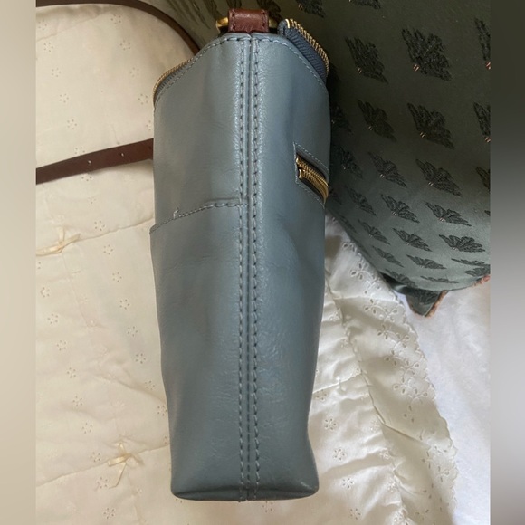 Fossil Fiona blue small crossbody. Cow hide leather. Man made trim. - Picture 10 of 16
